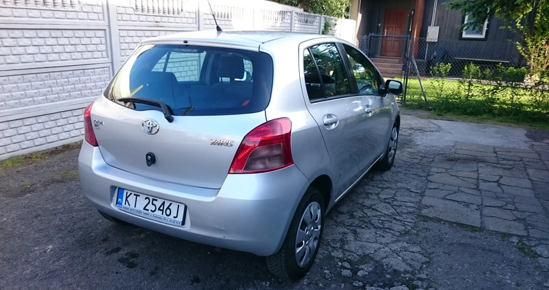 Toyota Yaris cena 15800 przebieg: 215700, rok produkcji 2006 z Tarnów małe 781